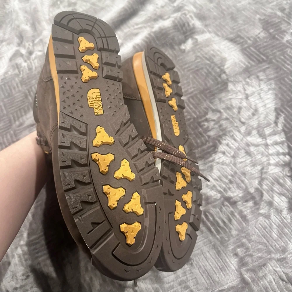 The North Face Back to Berkley Men's Brown Hiking Boots - Picture 3 of 8